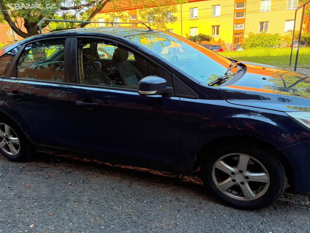 Ford Focus 1.6 TDCi 80 kW, r. v. 2008 - fotka 4