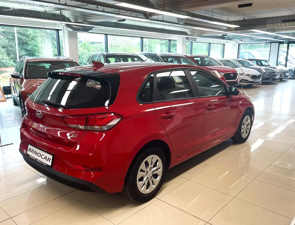 Hyundai i30, 1,5DPi 81kW, ČR, 1.MAJ - fotka 6