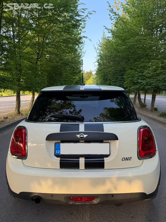 MINI Cooper One 1.2, 55 kW, 2016 - fotka 4