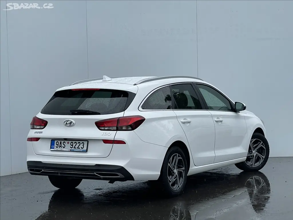Hyundai i30, 1,0 T-GDI Combi Smart PDC - fotka 3