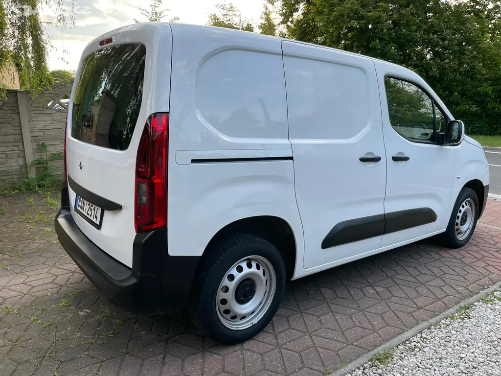 Opel Combo 1.5CDTi 1.MAJ. ČR DPH - fotka 4