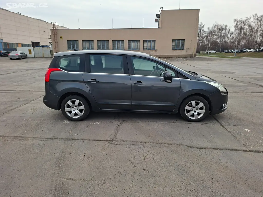 Peugeot 5008 - fotka 4