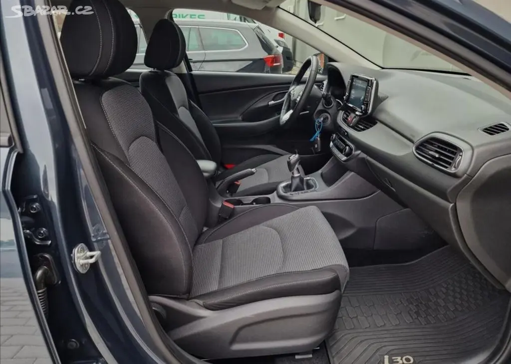 Hyundai i30, 1.5i Cvvt Comfort, ČR, 1.Maj. - fotka 6