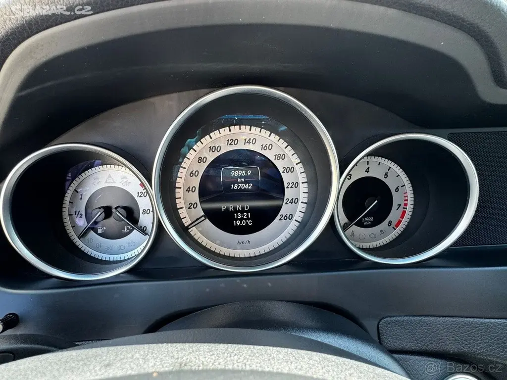 Mercedes-Benz Třídy C 1,6 W204 C 180 BlueEFFICIE - fotka 3