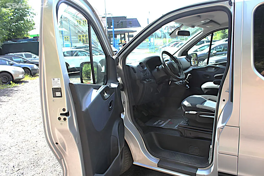 Opel Vivaro 1.6 BiCDTi 103 kW 5.míst - fotka 5