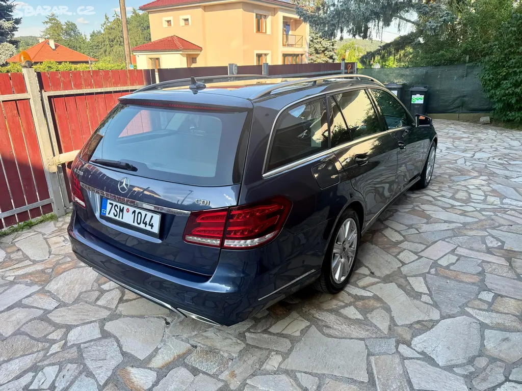 Mercedes-Benz Třídy E, 220 125KW AVANTGARDE LED TAŽN - fotka 4