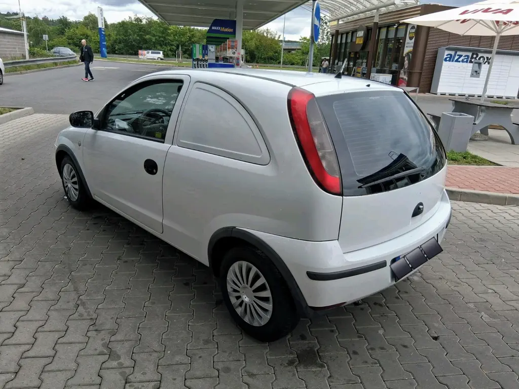 Opel Corsa - fotka 2