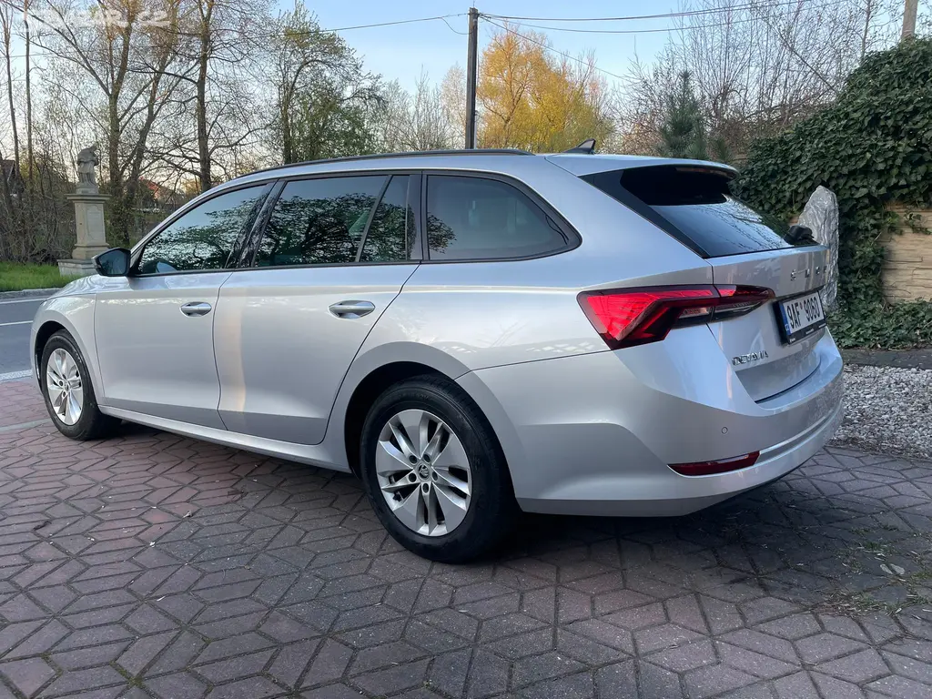 Škoda Octavia 1.5TSi 1.MAJ ČR NEBOUR. ZÁRUKA - fotka 4