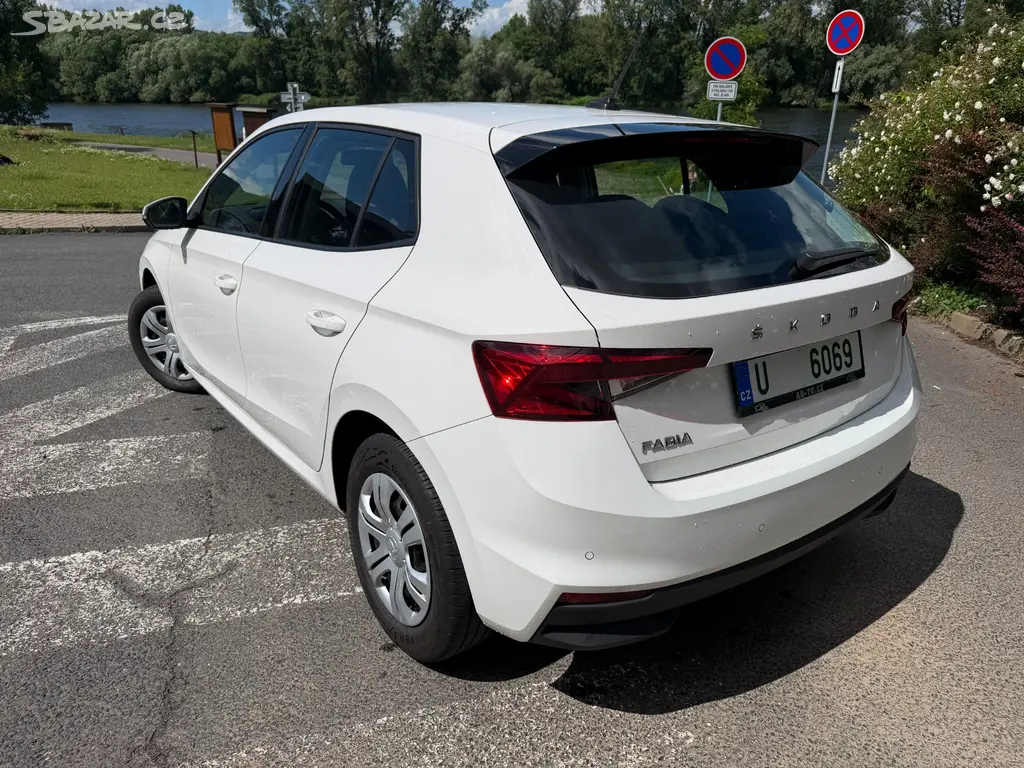 Škoda Fabia IV 1.0 TSI 70 kW Ambiente | 2022 - fotka 5