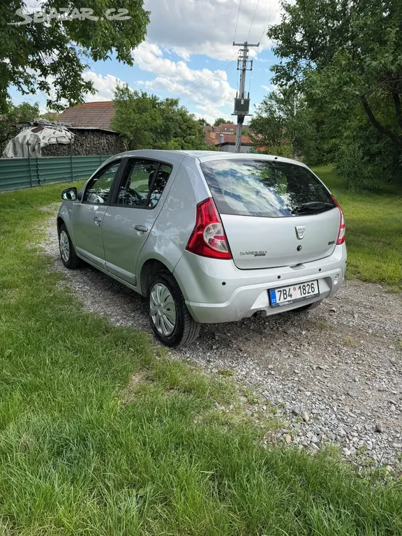 Dacia Sandero 1.4 55kw, 2009 - fotka 3
