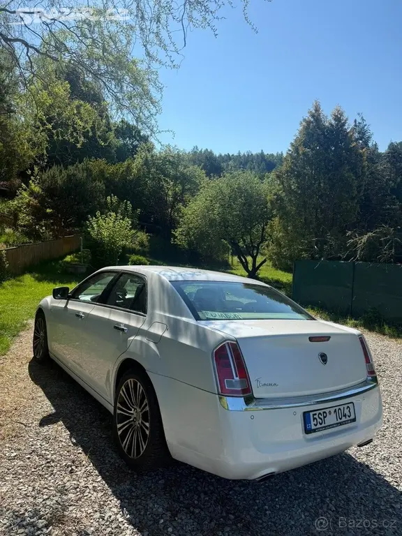 Lancia Thema 3,0 V6 CRD, 176 kW, 2012 - fotka 2