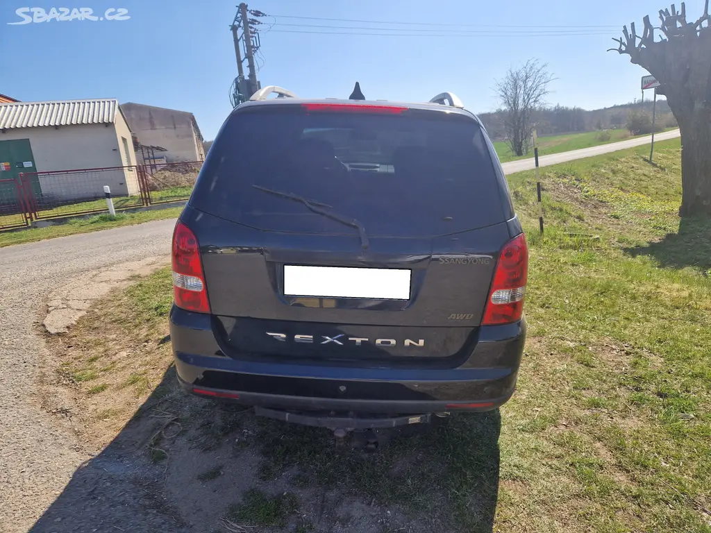 SsangYong Rexton 2.7 XDi 132 kW 11/2012 - 7 míst - fotka 4