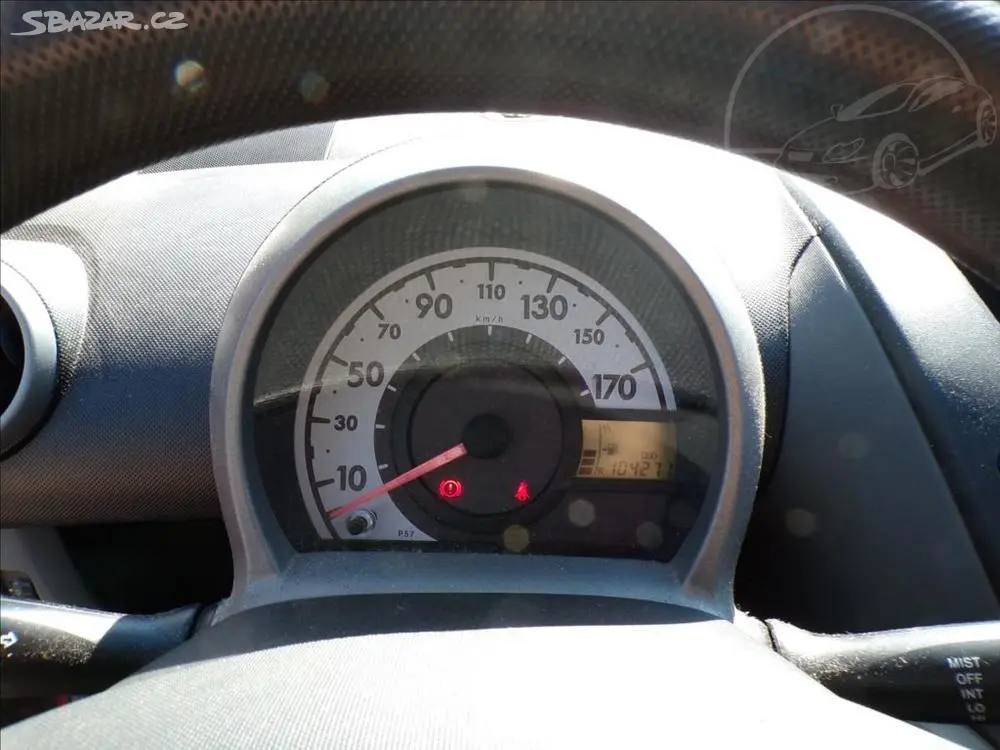 Peugeot 107 1,0 i POSILOVAČ ŘÍZENÍ - fotka 5