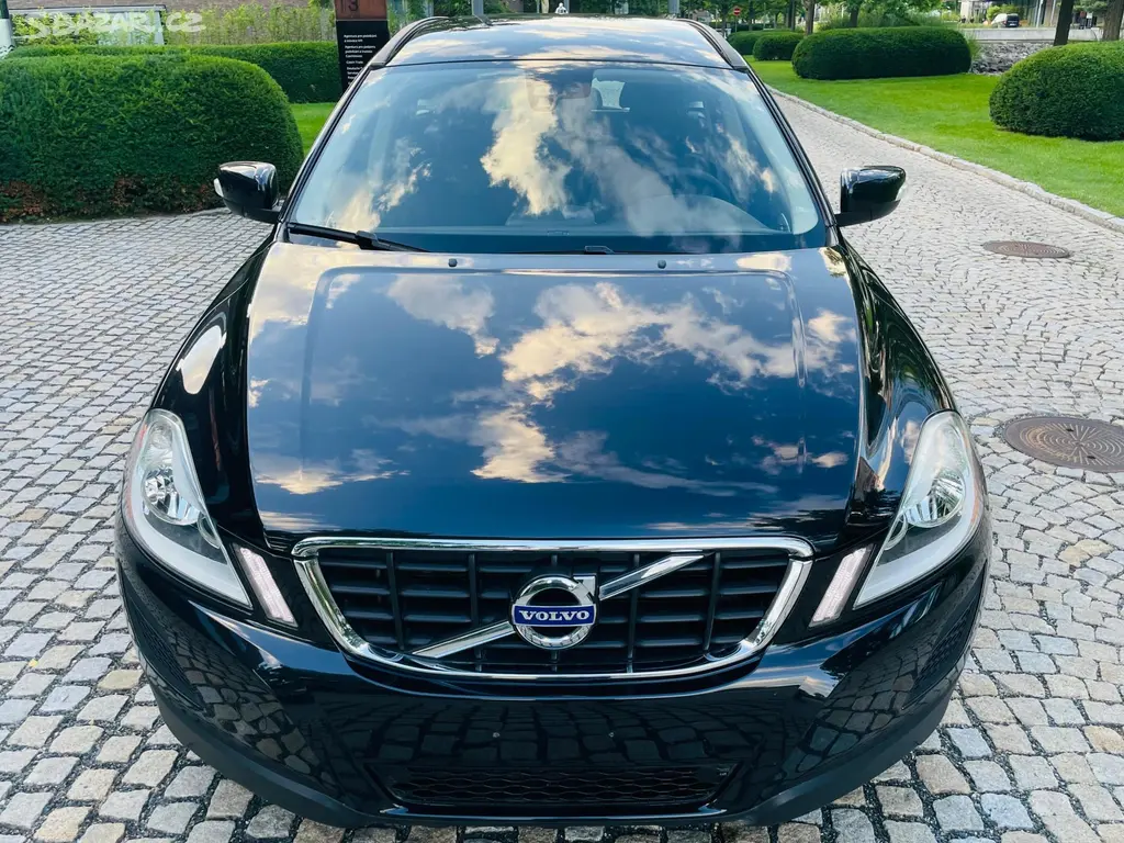 Volvo XC60, 2.0D 5V MAN 1.MAJITEL SERVISKA - fotka 5