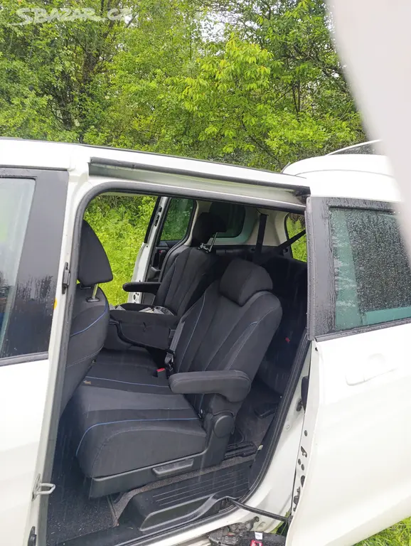 Mazda 5/7místné - fotka 5