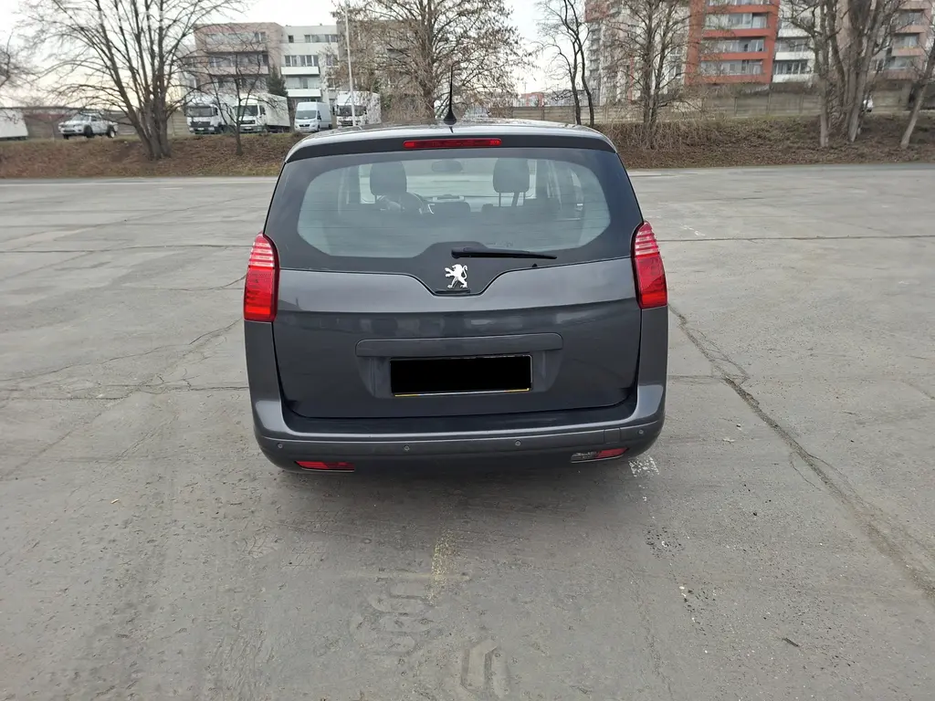Peugeot 5008 - fotka 6