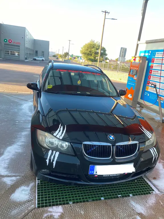 BMW 318d Touring (E91) 89 kW,manuál, STK 07/2027 - fotka 4