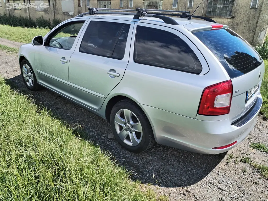 Prodám Škodu Octavii 1,6 TDI combi - fotka 2