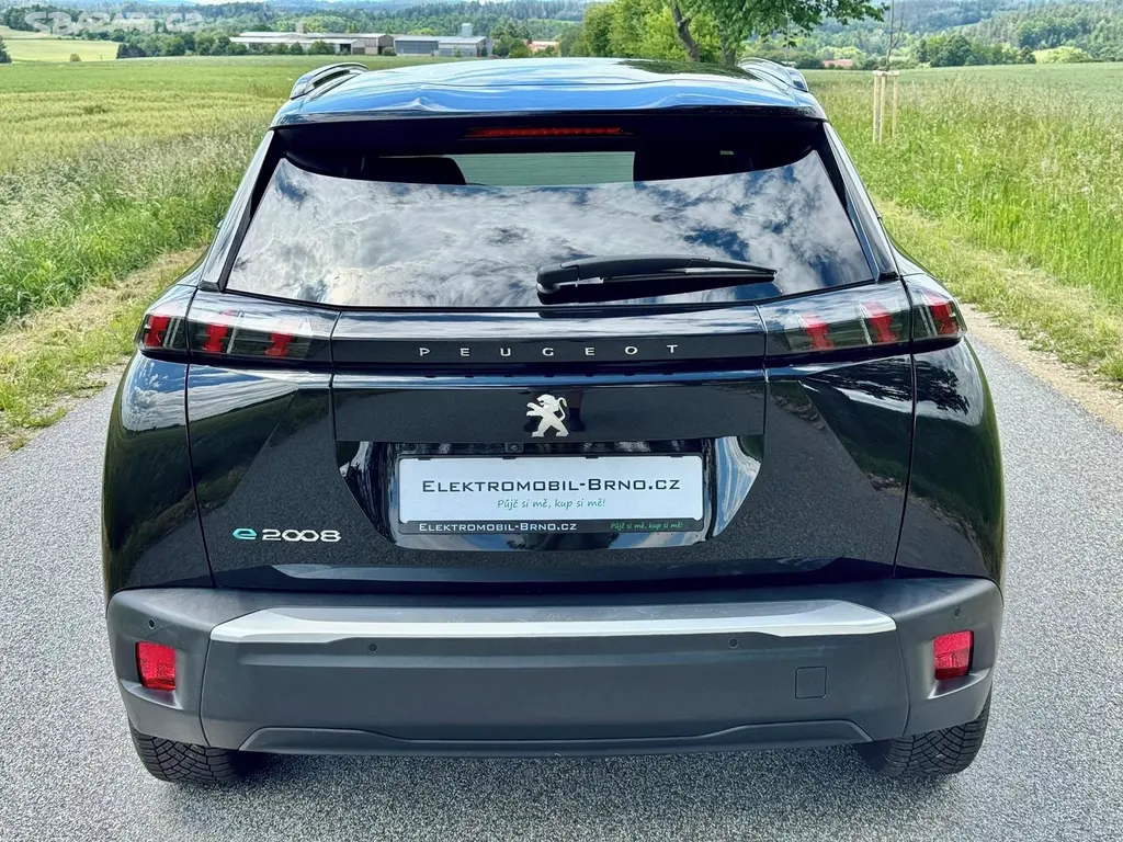 Peugeot 2008, 50kWh, SoH 90%, 360° Kamera - fotka 5