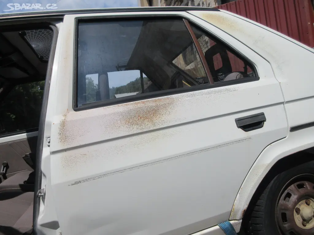 ŠKODA FAVORIT 135 - fotka 5