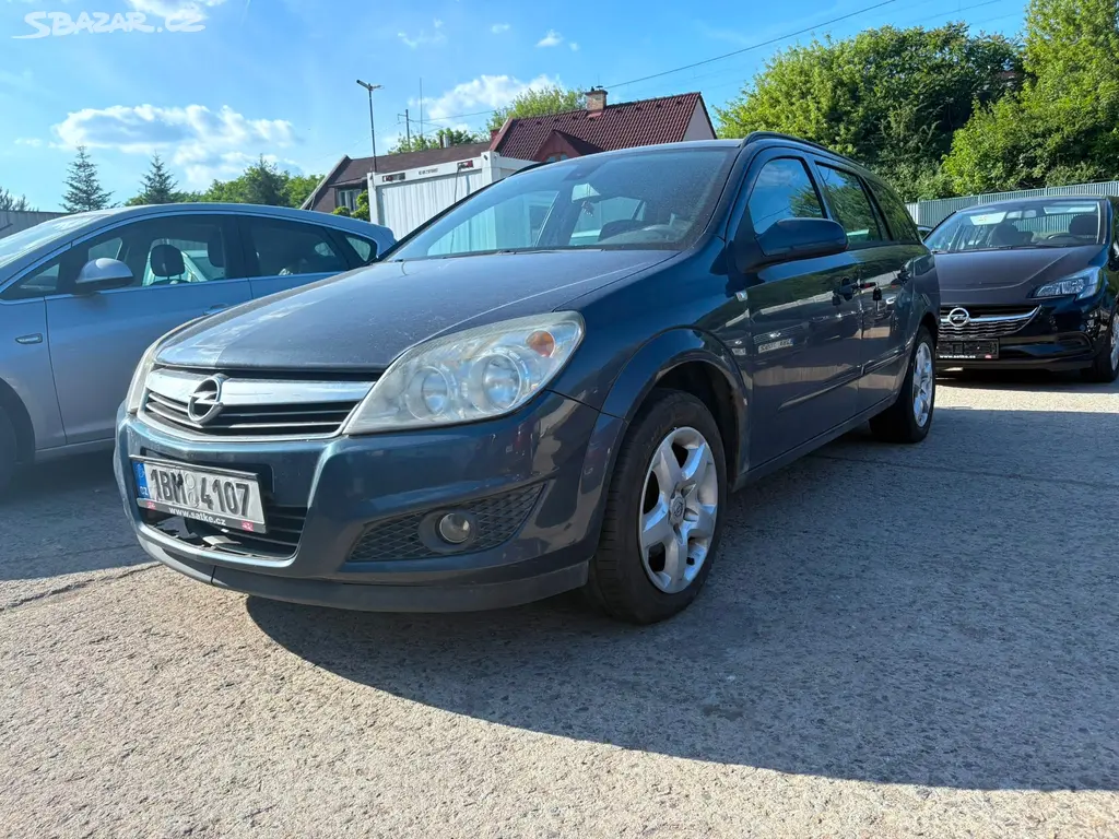 Opel Astra, 1,6 16V, tažné - fotka 2