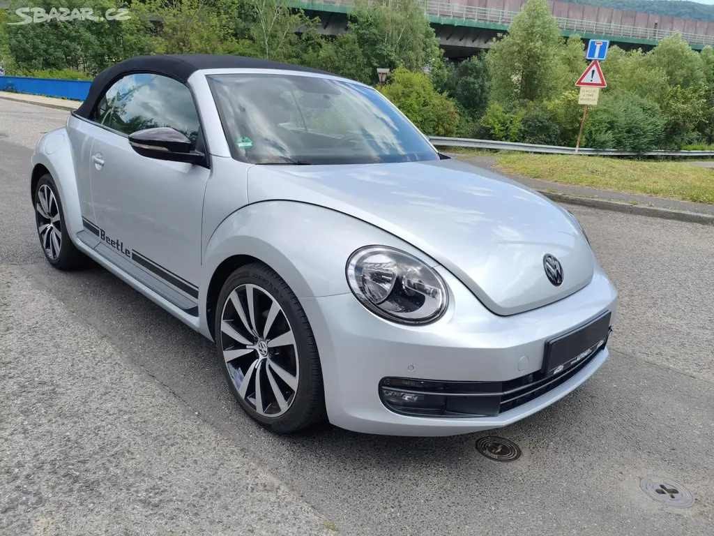Volkswagen Beetle, 1,2 TSI Cabrio Sport - fotka 4