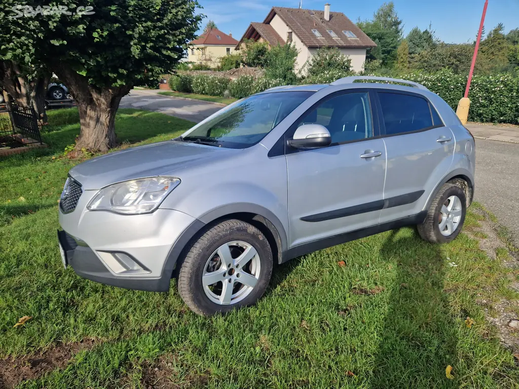SsangYong Korando 2.0 XDi - 2012 4x4 závěs 2t - fotka 2