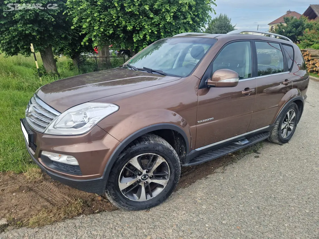 SsangYong Rexton III 2.2 XDi 131kW - 2016 7.míst - fotka 2