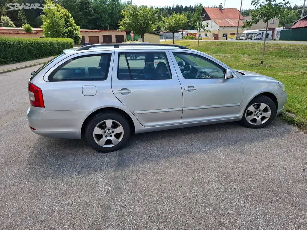 Škoda Octavia Combi - fotka 3