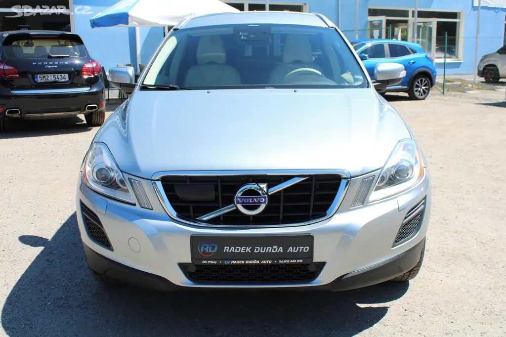 Volvo XC60 2,4 D4 ČR,A/T,4x4,OCEAN RACE,2012 - fotka 2