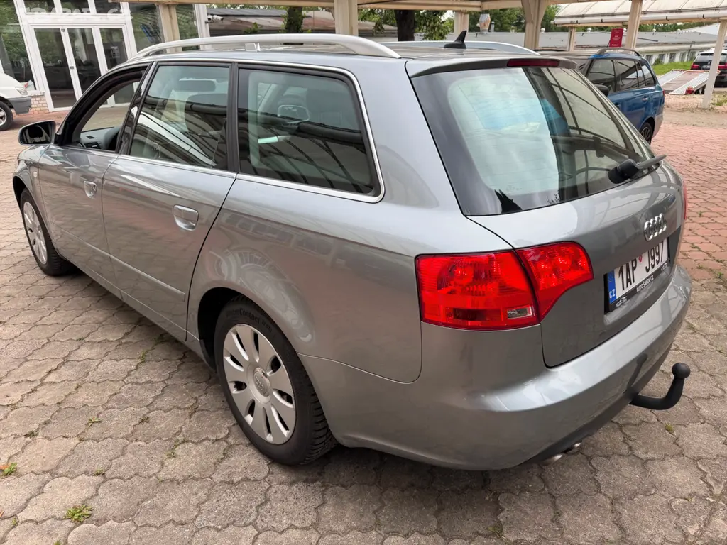 Audi A4 Avant 2,0 TDi 103 kW - fotka 3