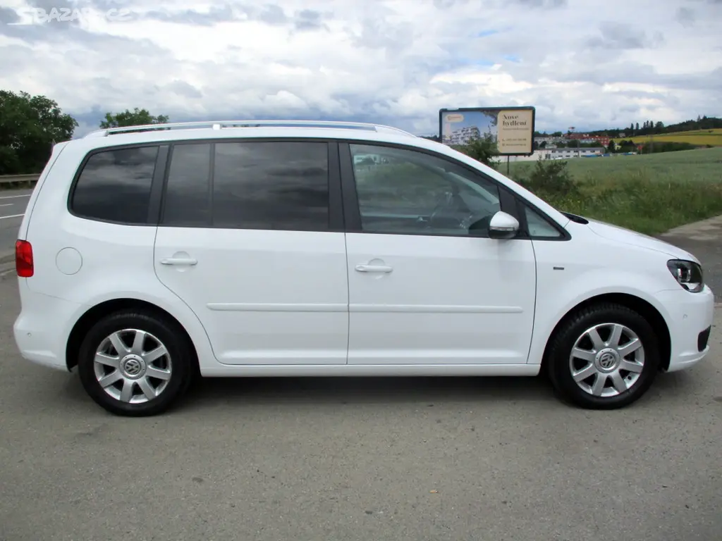 Volkswagen Touran TDI CUP*77KW*TZ*NAVI*VÝHŘEV*2014 - fotka 4