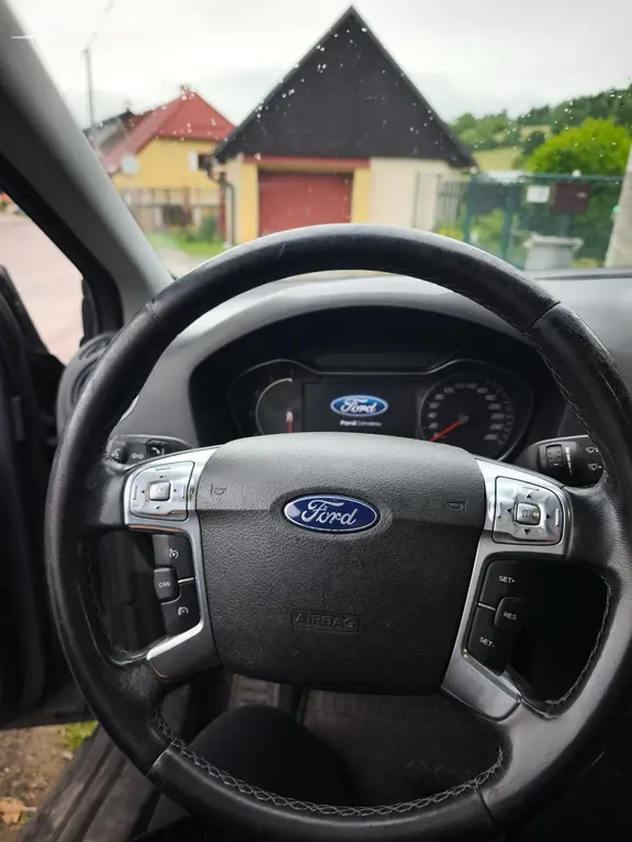 Ford Mondeo Titanium - fotka 5