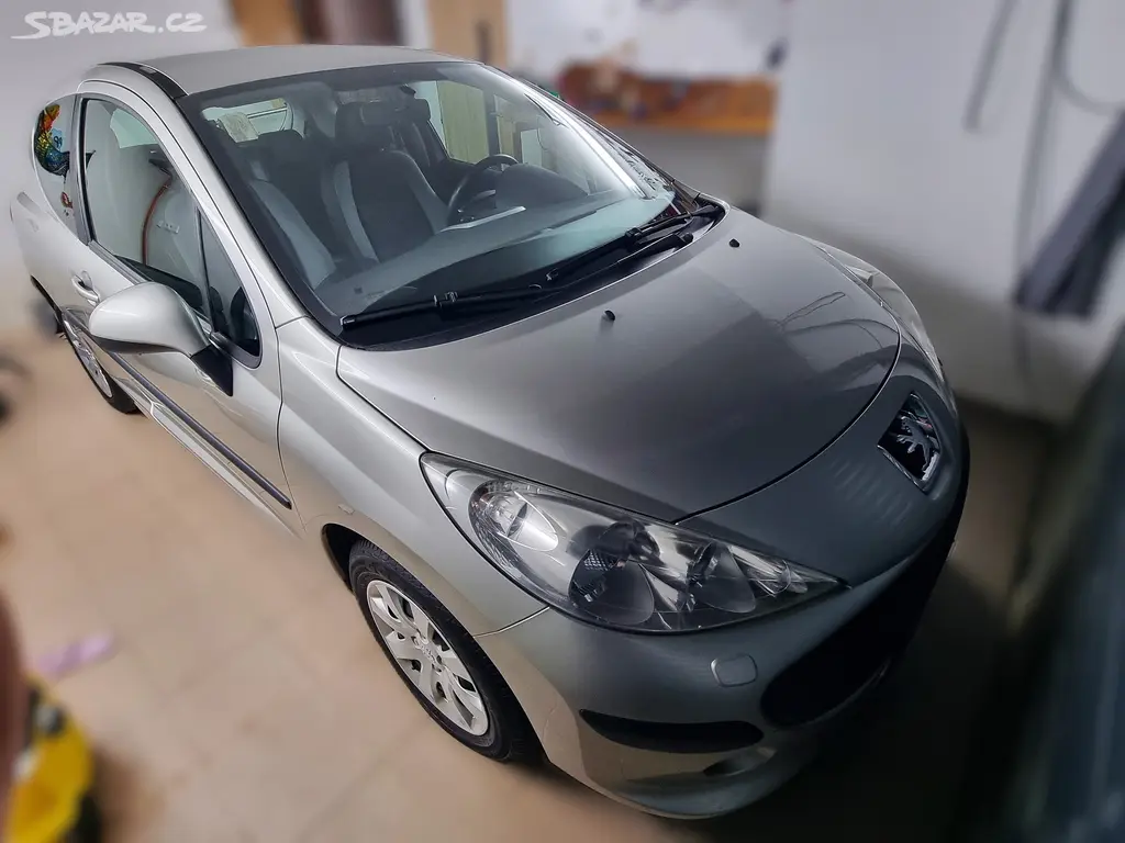 Peugeot 207 1,4 70kW Trendy *klima, výhřev sedadel - fotka 2