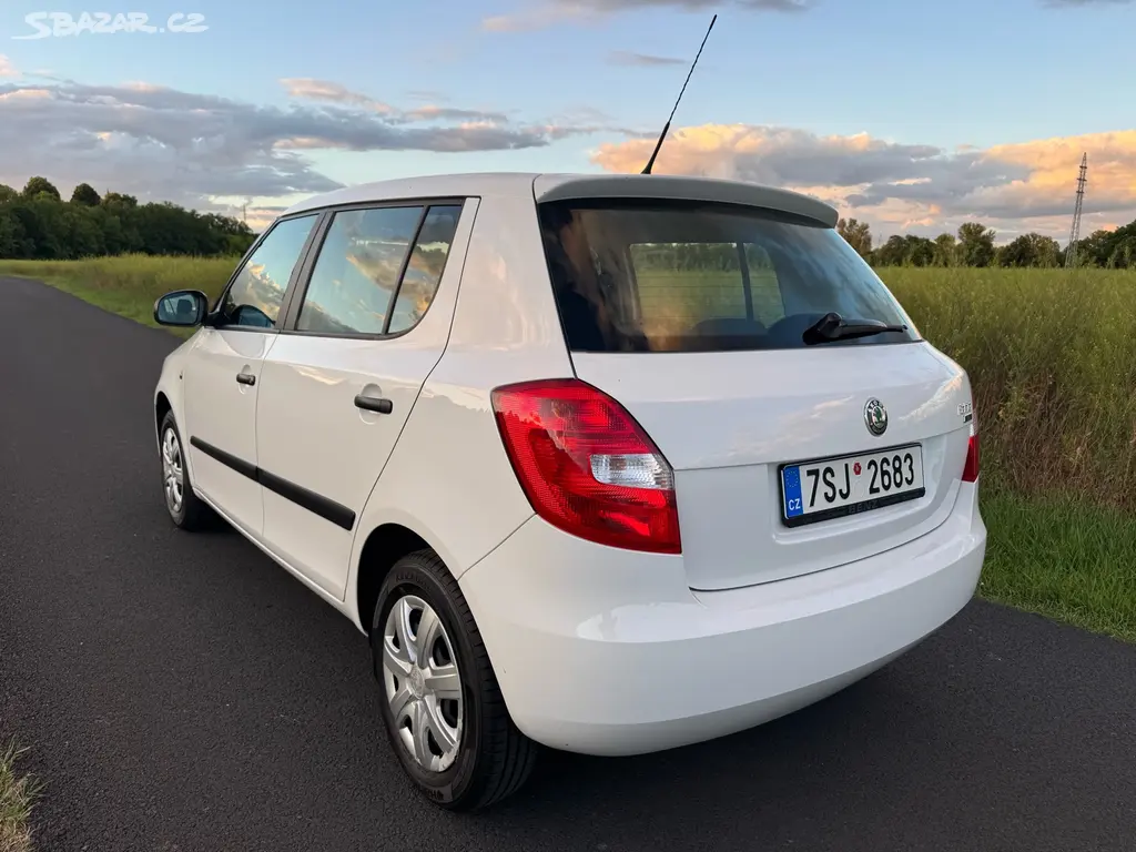 Škoda Fabia 2 Active 1.4 16V 63 Kw - fotka 3