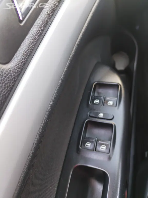 Prodám Škodu Octavii 1,6 TDI combi - fotka 4