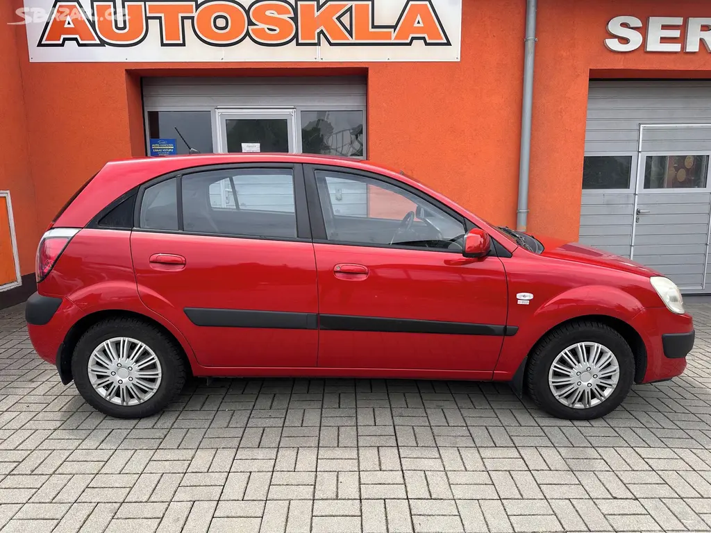 Kia Rio, 1.4i 71KW klima ČR,2.maj. - fotka 4