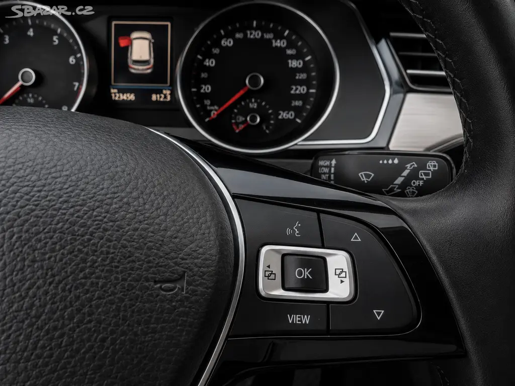 Volkswagen Passat, 1.5 TSI 110 kW R-Line LED ČR - fotka 6