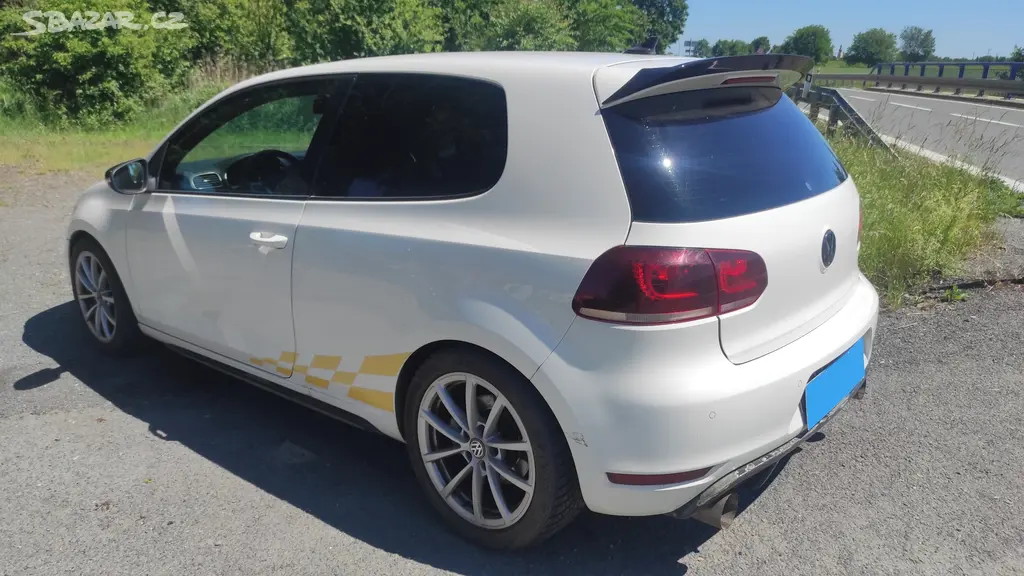 VW Golf GTI 2,0 TSi - fotka 3