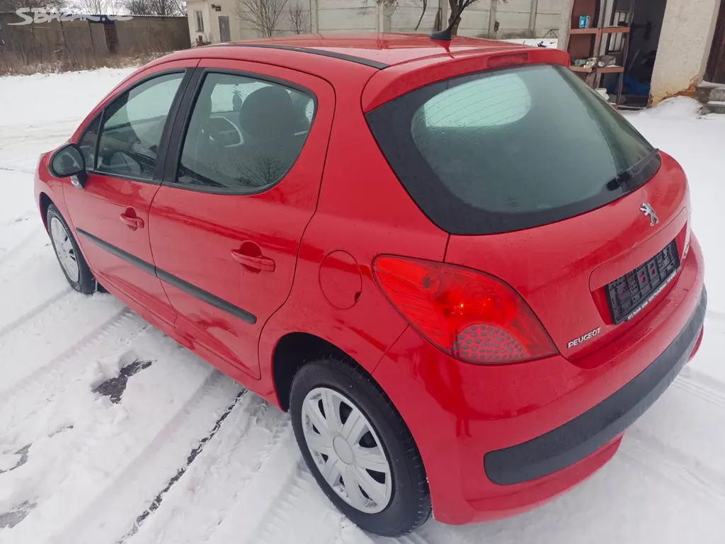 Peugeot 207 1.4 70Kw RV.2008 - fotka 4