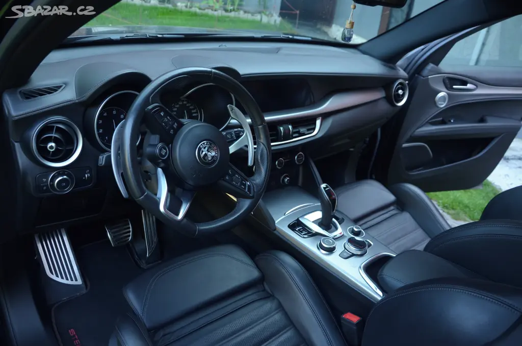 Alfa Romeo Stelvio Veloce 2.0 GME 280k 2021 - fotka 6