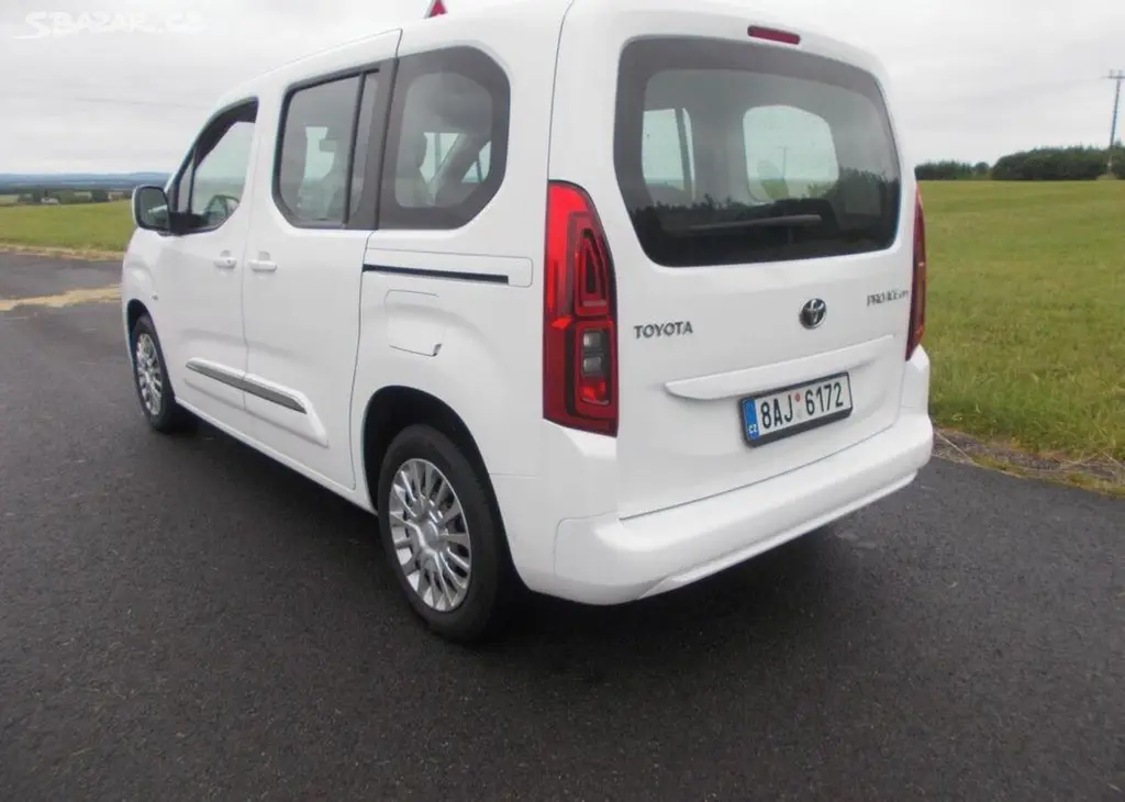 Toyota Proace 1,5 HDI perf stav nafta manuální - fotka 3