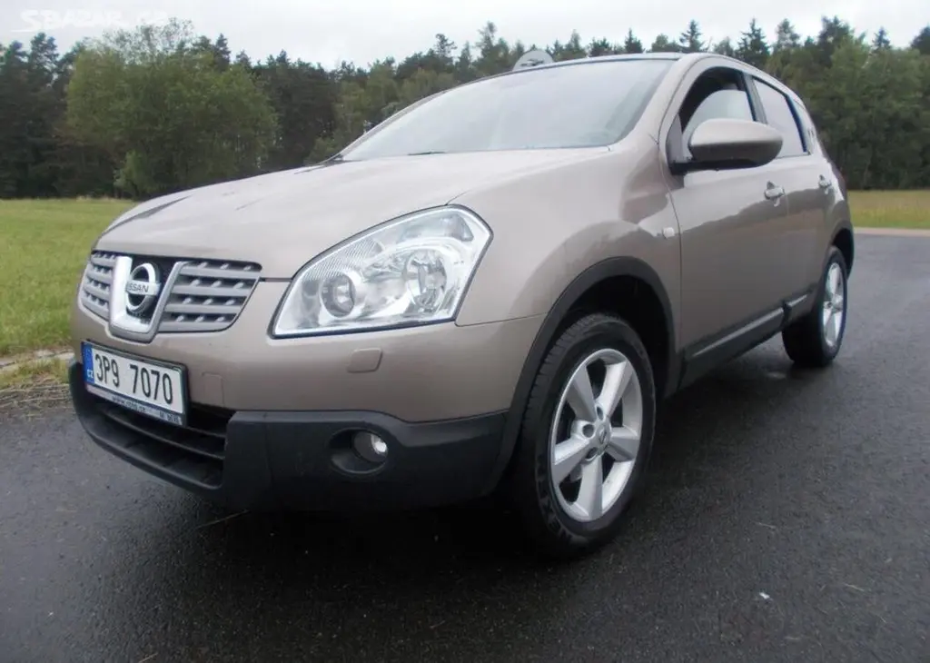 Nissan Qashqai 1,5DCI 78KW,koup ČR-2 majitel
