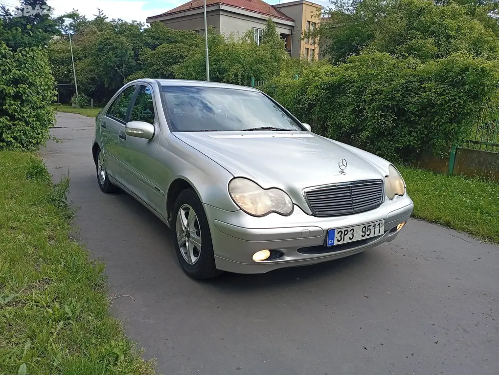 Mercedes - fotka 3