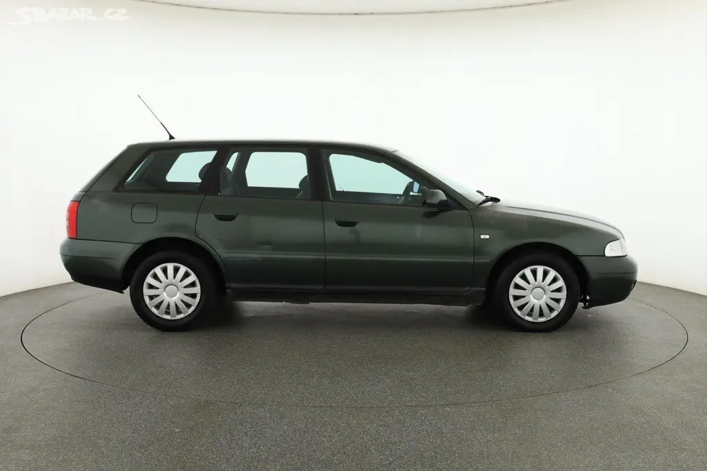 Audi A4, 1.9 TDI, Tažné, Klima - fotka 6