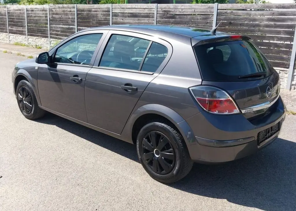 Opel Astra 1,4 / 66 kW klima serviska benzín - fotka 5