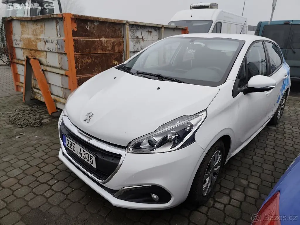 PEUGEOT 208 1,2i r.v.2019 - fotka 2