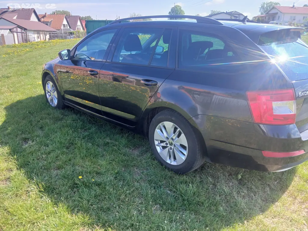 Škoda Octavia combi 1.6 TDi - fotka 2