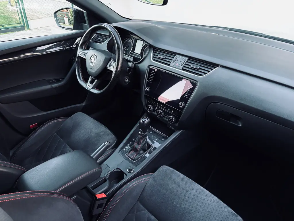 ŠKODA OCTAVIA COMBI III 2.0TDI 135KW DSG RS 2018 - fotka 6