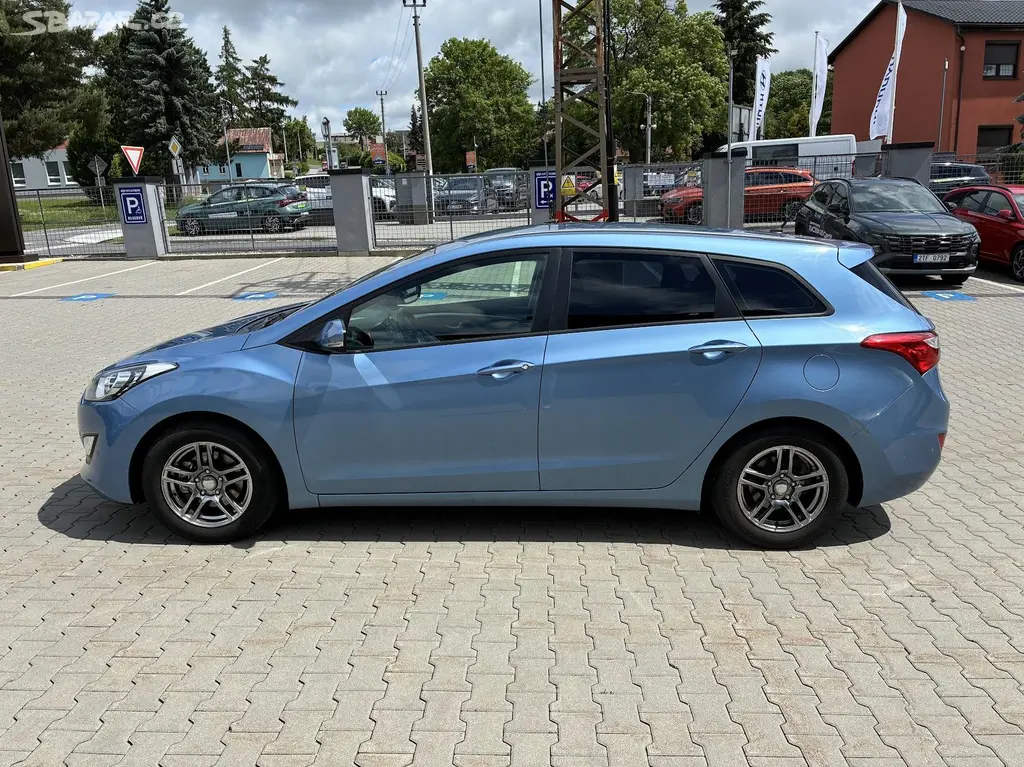 Hyundai i30, WG 1.6i 88Kw TRIKOLOR KLIMA - fotka 5